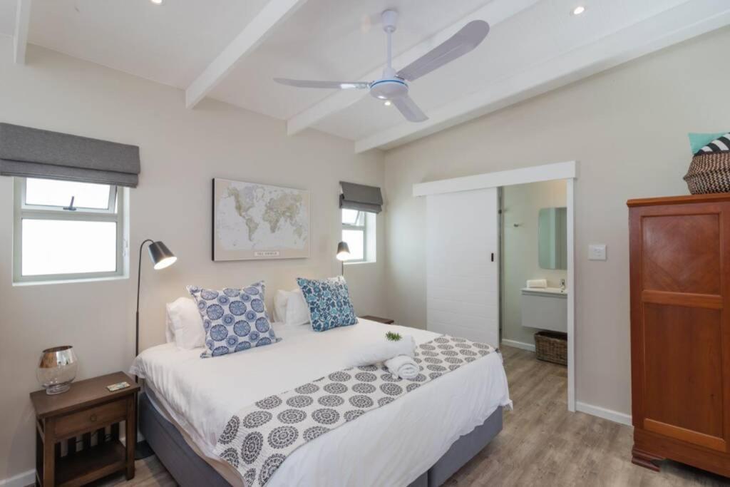 Ebb Apartment Книсна Екстериор снимка