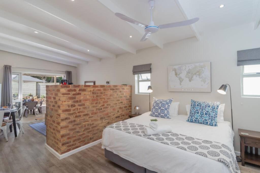 Ebb Apartment Книсна Екстериор снимка
